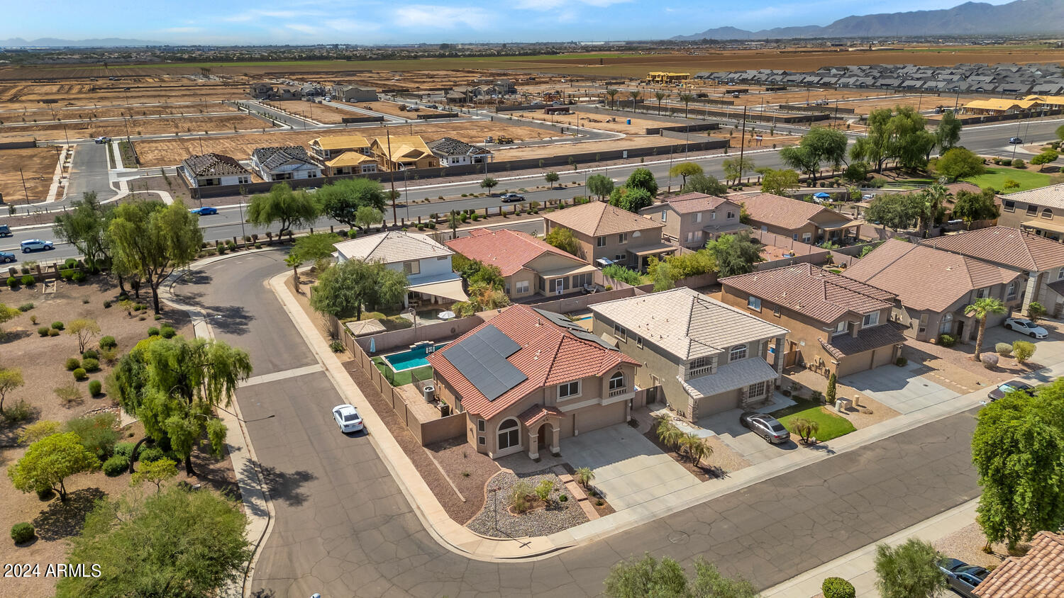 15603 W Calavar Rd-large-004-002-15603 W