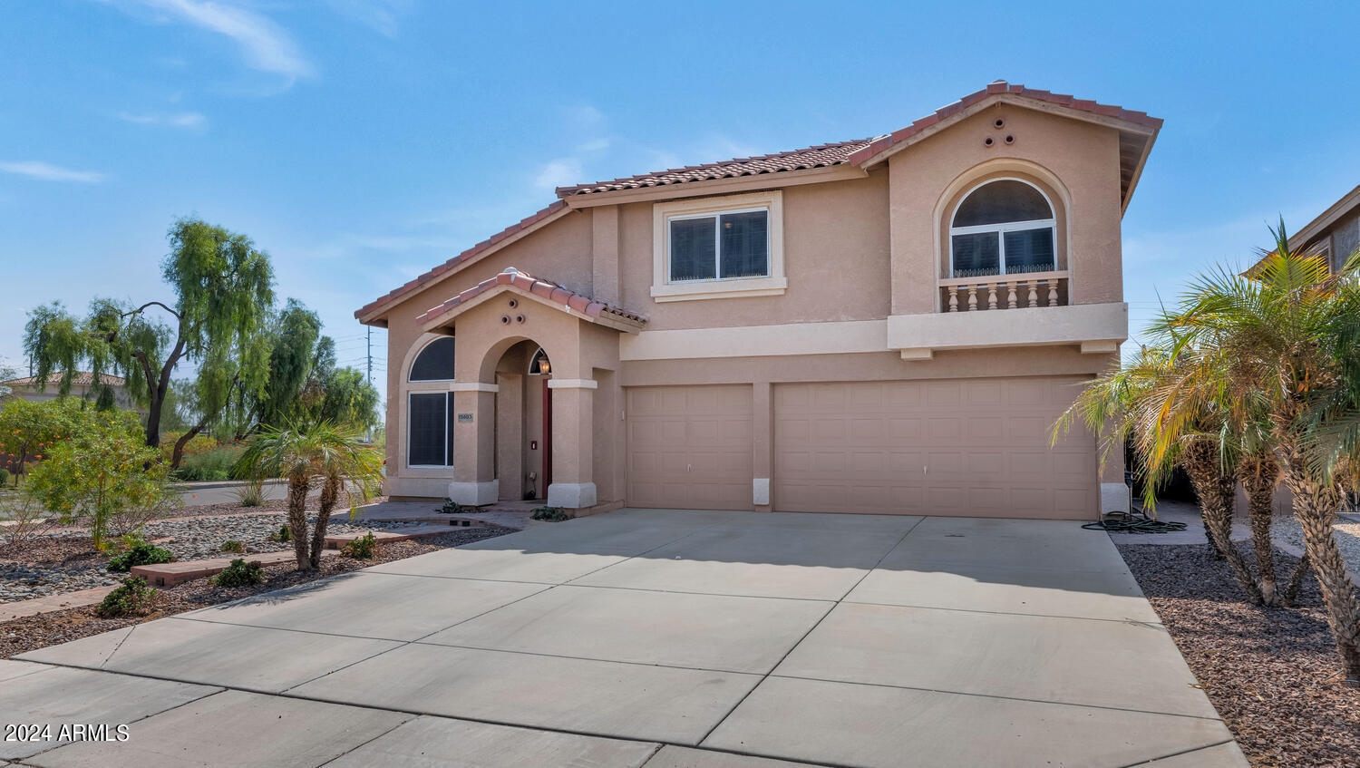 15603 W Calavar Rd-large-005-028-15603 W
