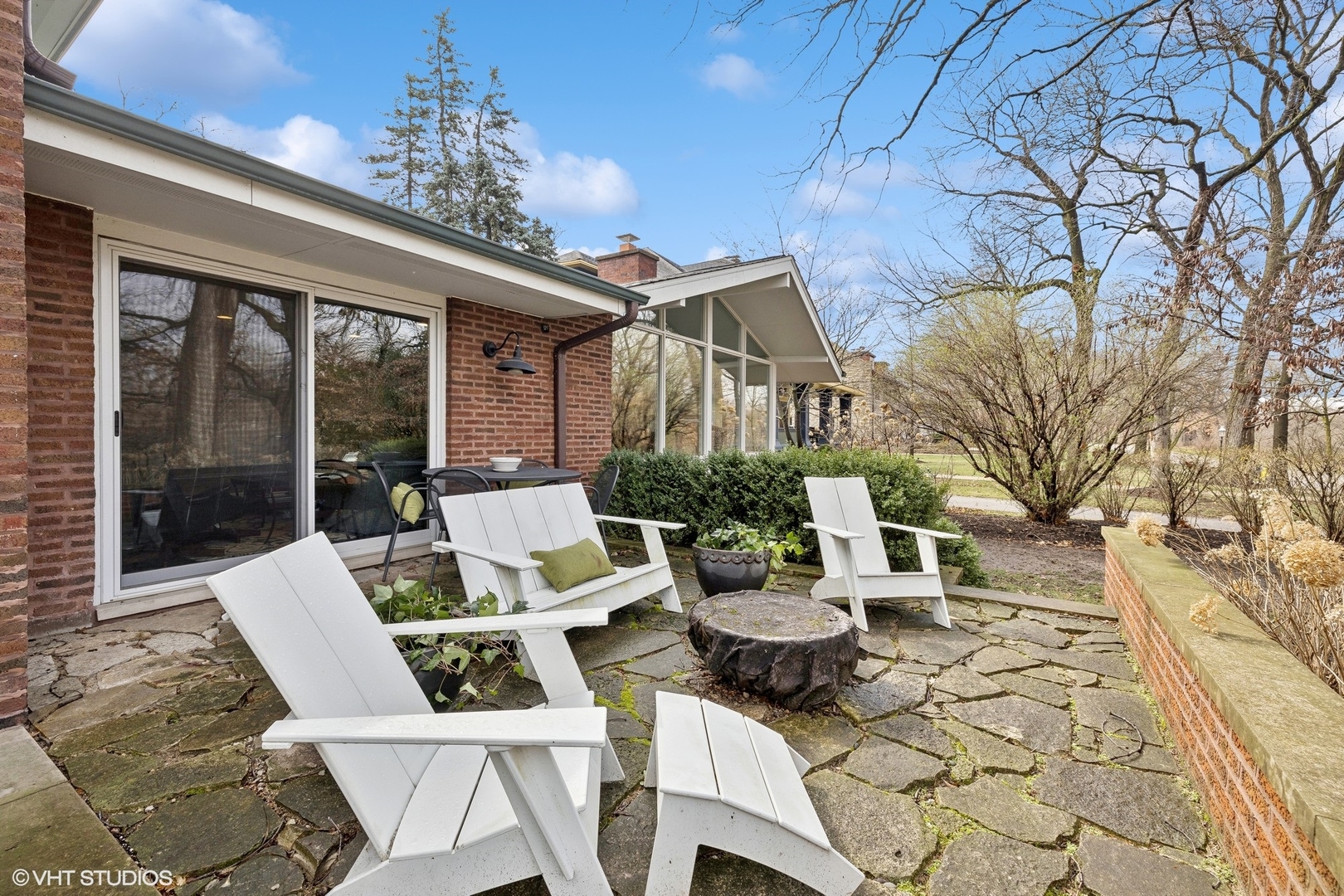 205 Bloomingbank Road Riverside, IL 60546 - Photo 4 of 46 a view of an outdoor space with seating area
