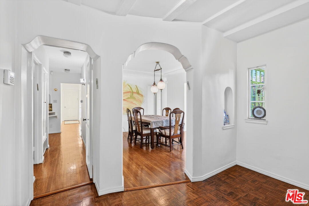 1544 South Point View Street Los Angeles, CA 90035 - Photo 11 of 67