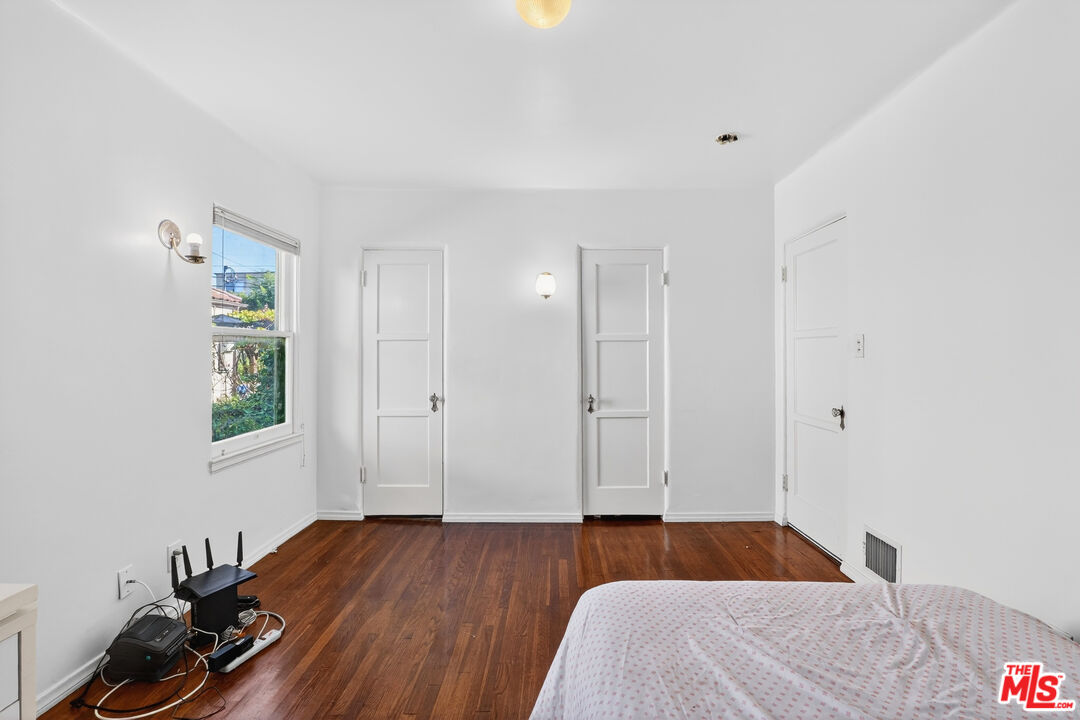 1544 South Point View Street Los Angeles, CA 90035 - Photo 35 of 67 a view of bedroom