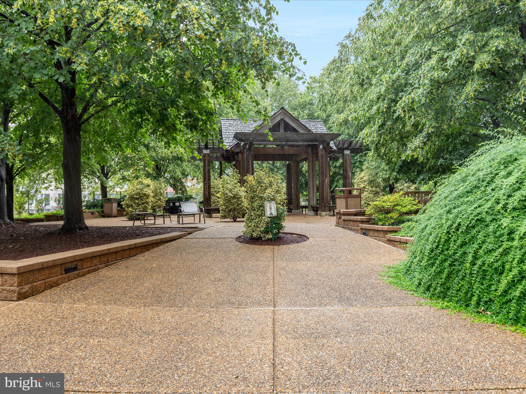 4141 North Henderson Road, Unit 809 Arlington, VA 22203 - Photo 18 of 21 a view of a street with sitting area