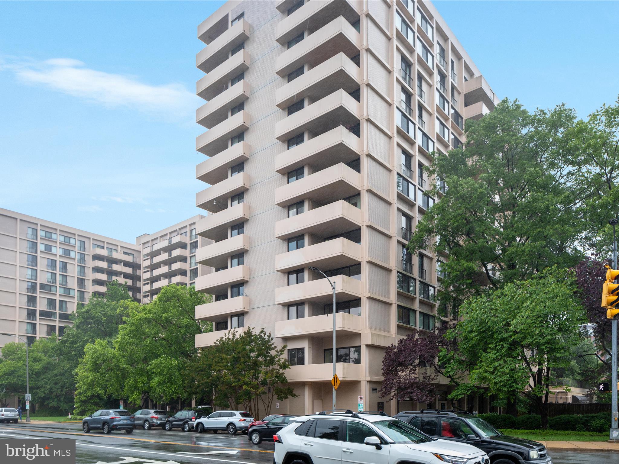 4141 North Henderson Road, Unit 809 Arlington, VA 22203 - Photo 21 of 21 a building view