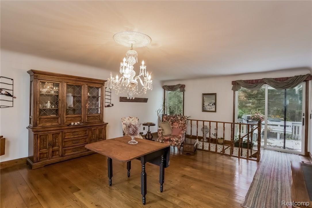 99 Perrydale Street Rochester, MI 48306 - Photo 11 of 40 014-Family_Room-2181137-medium.jpg