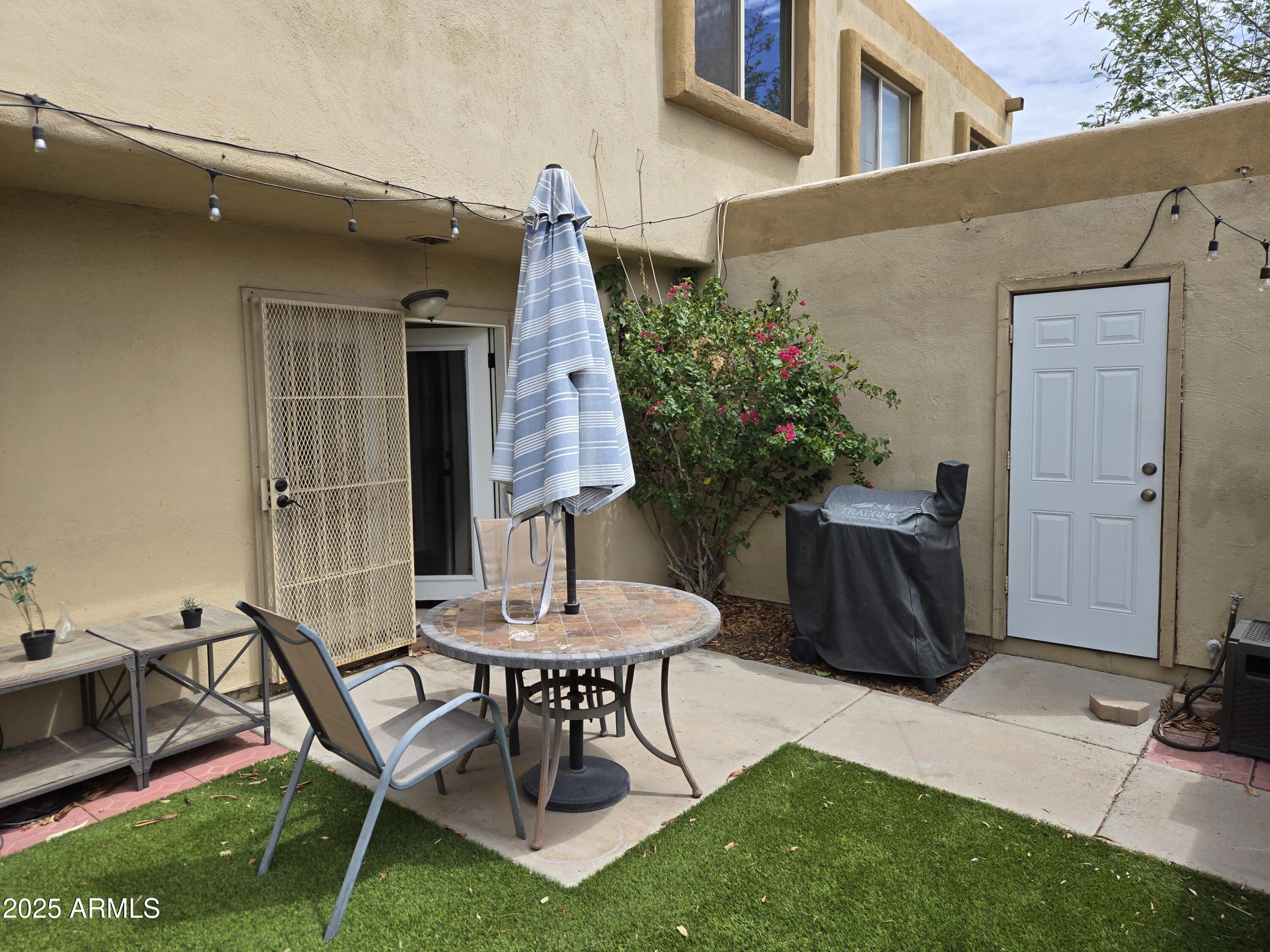 4412 East Riverside Street Phoenix, AZ 85040 - Photo 17 of 19 Private Patio