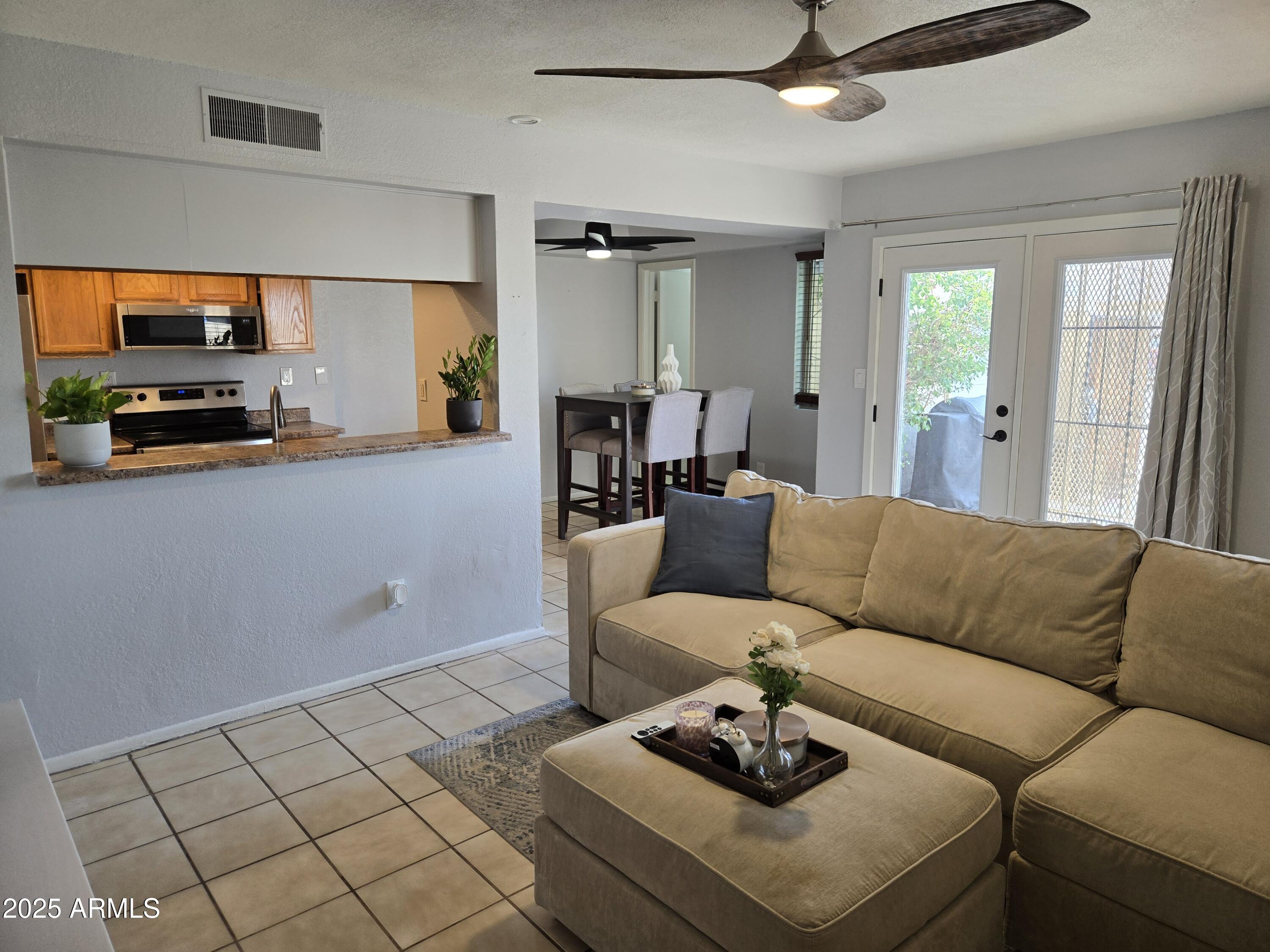 4412 East Riverside Street Phoenix, AZ 85040 - Photo 2 of 19 Living Room