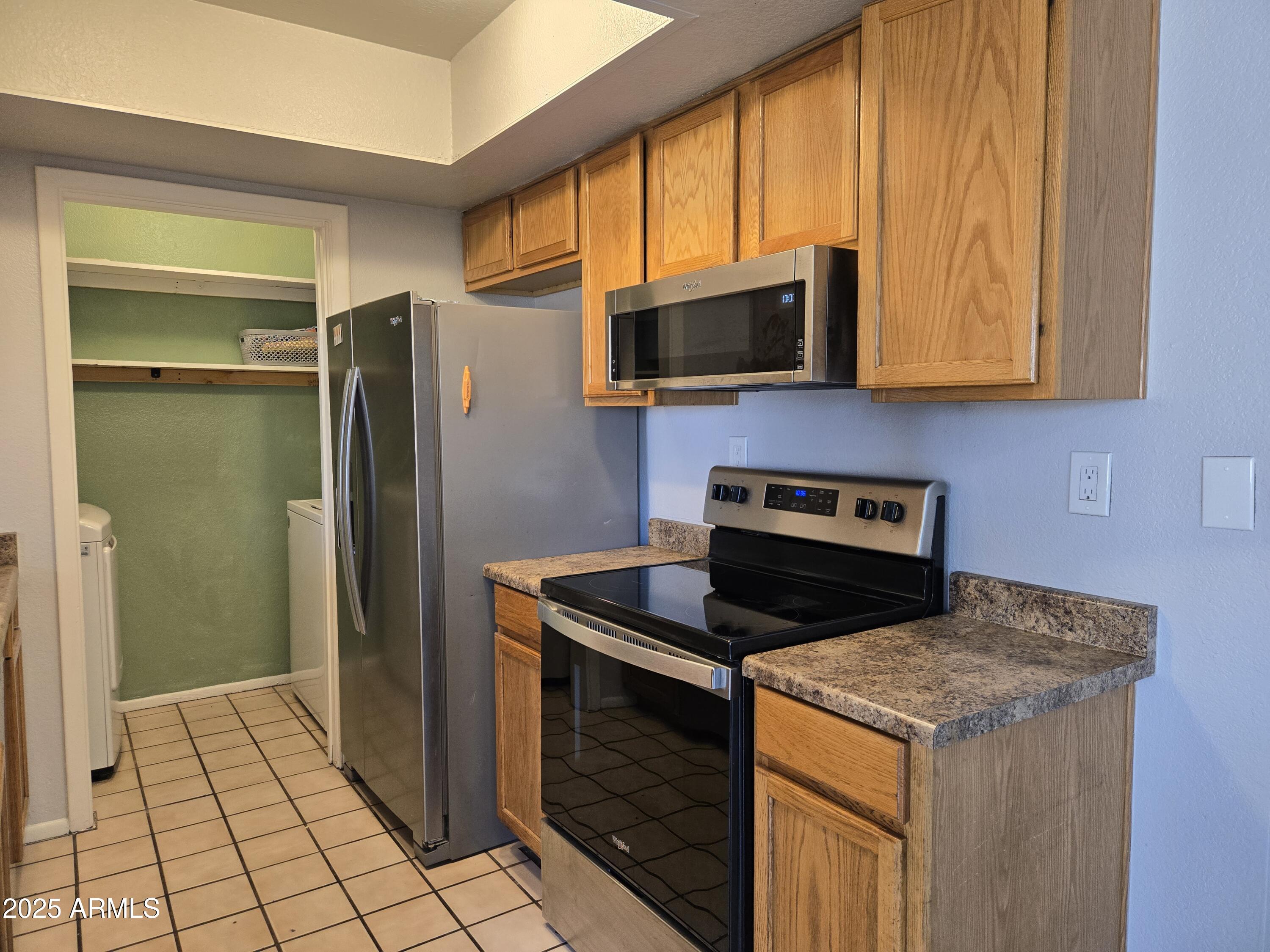 4412 East Riverside Street Phoenix, AZ 85040 - Photo 4 of 19 Kitchen