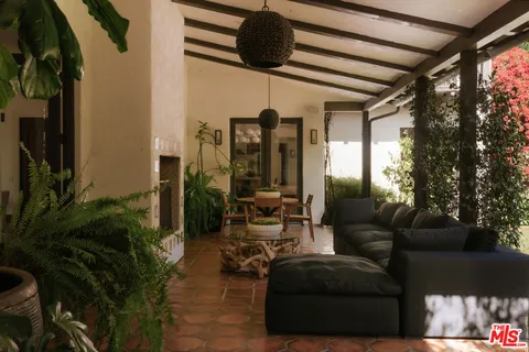 $8,000,000 | 1046 North Norman Place, Los Angeles, CA 90049