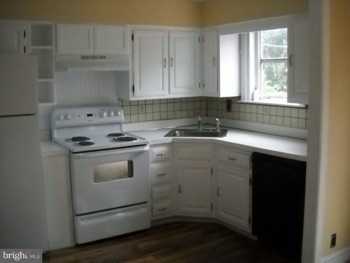 137 Houston Road Lansdowne, PA 19050 - Photo 5 of 16 Kitchen