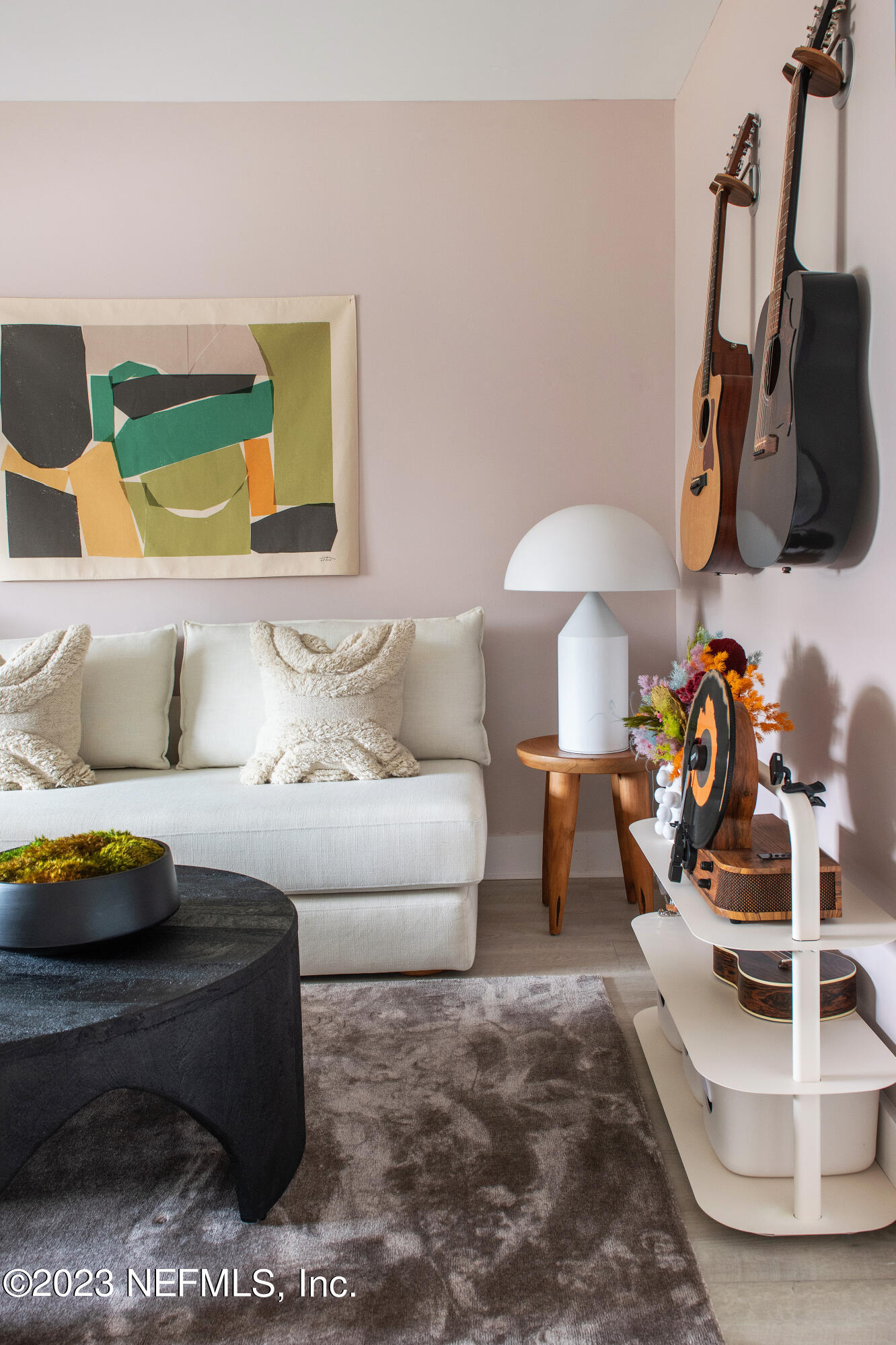 962 Ocean Boulevard Atlantic Beach, FL 32233 - Photo 14 of 63 a living room with furniture and a couch