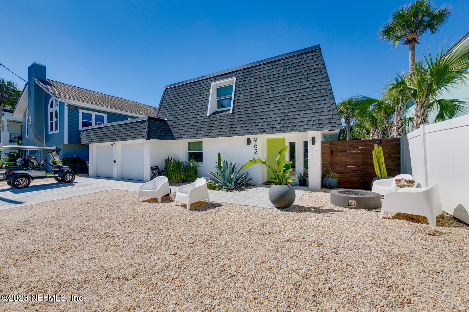 962 Ocean Boulevard Atlantic Beach, FL 32233 - Photo 4 of 63 a view of a house with a patio