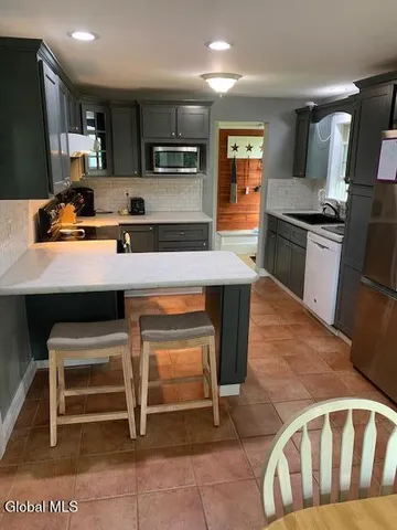 $2,000 | 23 Hudson Avenue, Saratoga Springs, NY 12866