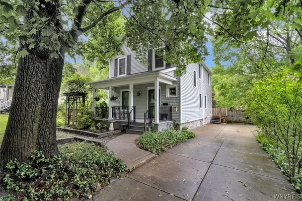 $375,000 | 114 North Ellicott Street, Amherst, NY 14221