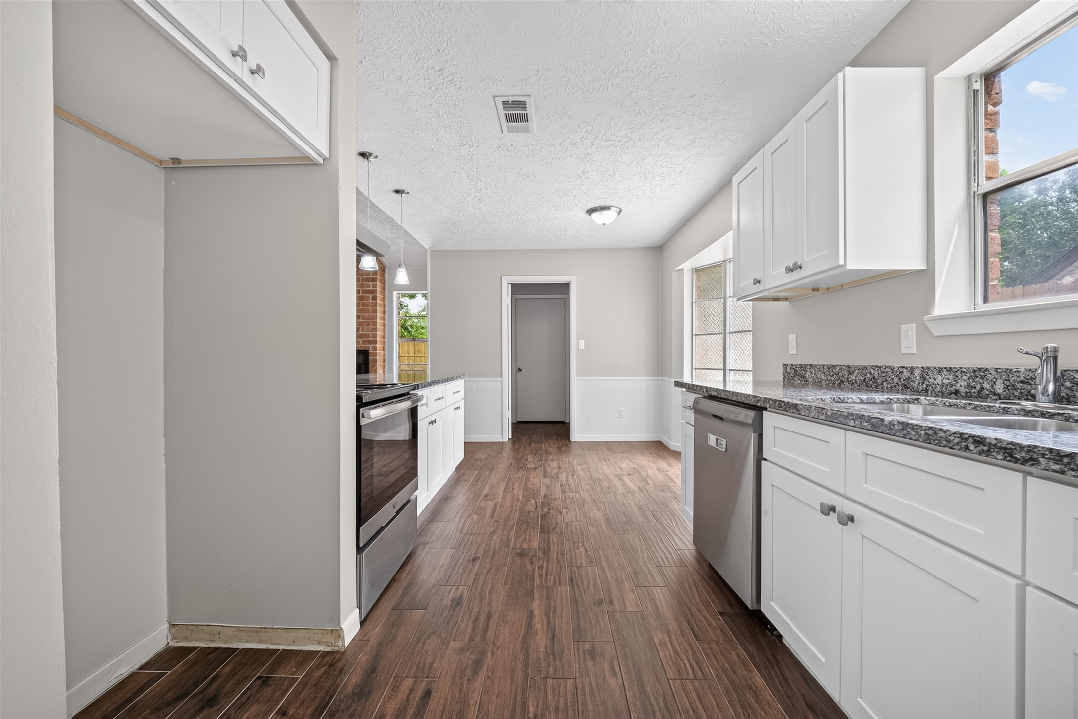 706 Buoy Road Houston, TX 77062 - Photo 13 of 43