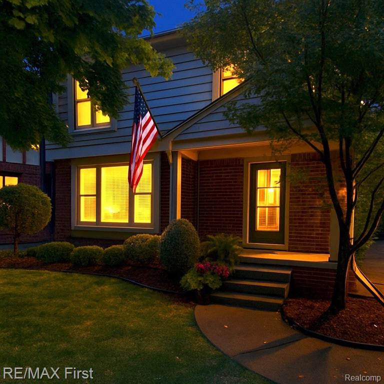 324 Fisher Road Grosse Pointe Farms, MI 48230 - Photo 3 of 22