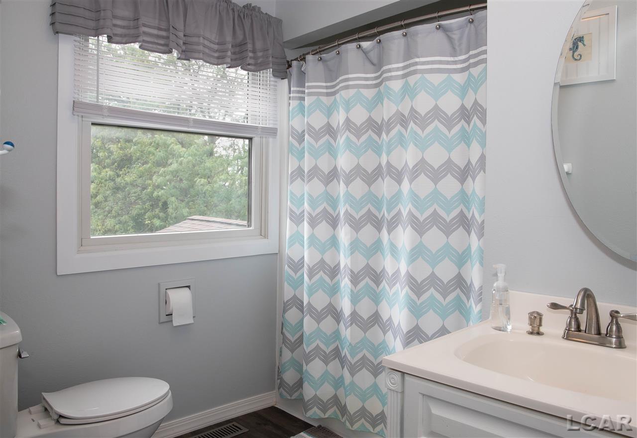 1563 Ives Road Tecumseh, MI 49286 - Photo 39 of 41 31354554-38.JPG
