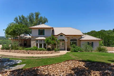 $975,000 | 1121 Kings Cove Drive, Canyon Lake, TX 78133