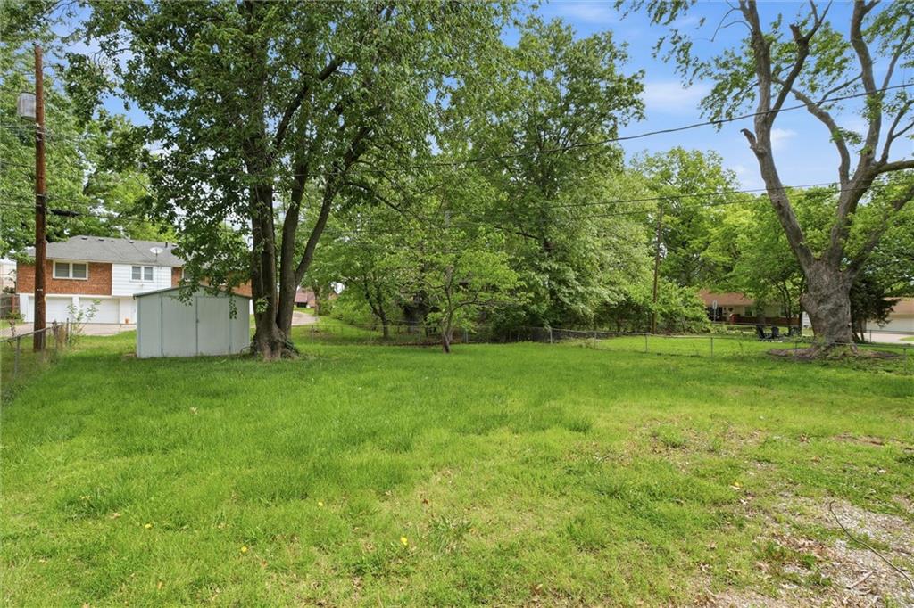 706 Northeast Darwin Street Lee's Summit, MO 64063 - Photo 20 of 22