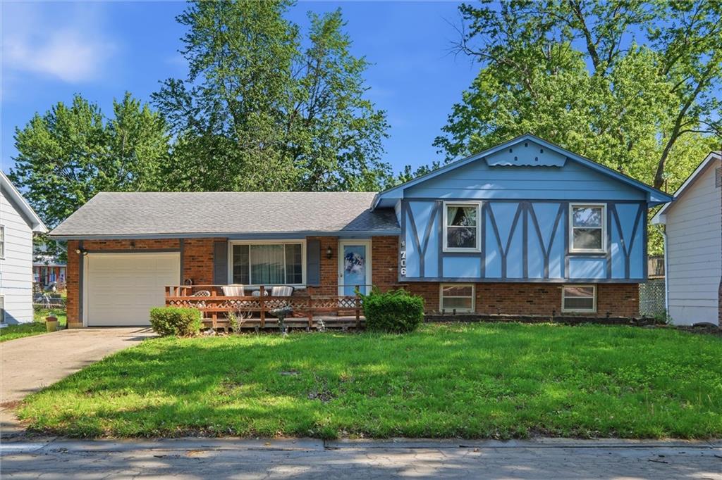 706 Northeast Darwin Street Lee's Summit, MO 64063 - Photo 2 of 22