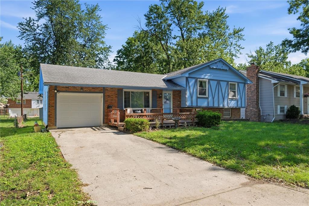 706 Northeast Darwin Street Lee's Summit, MO 64063 - Photo 3 of 22