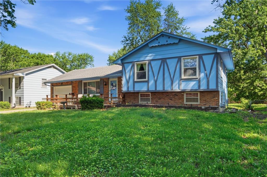 706 Northeast Darwin Street Lee's Summit, MO 64063 - Photo 4 of 22