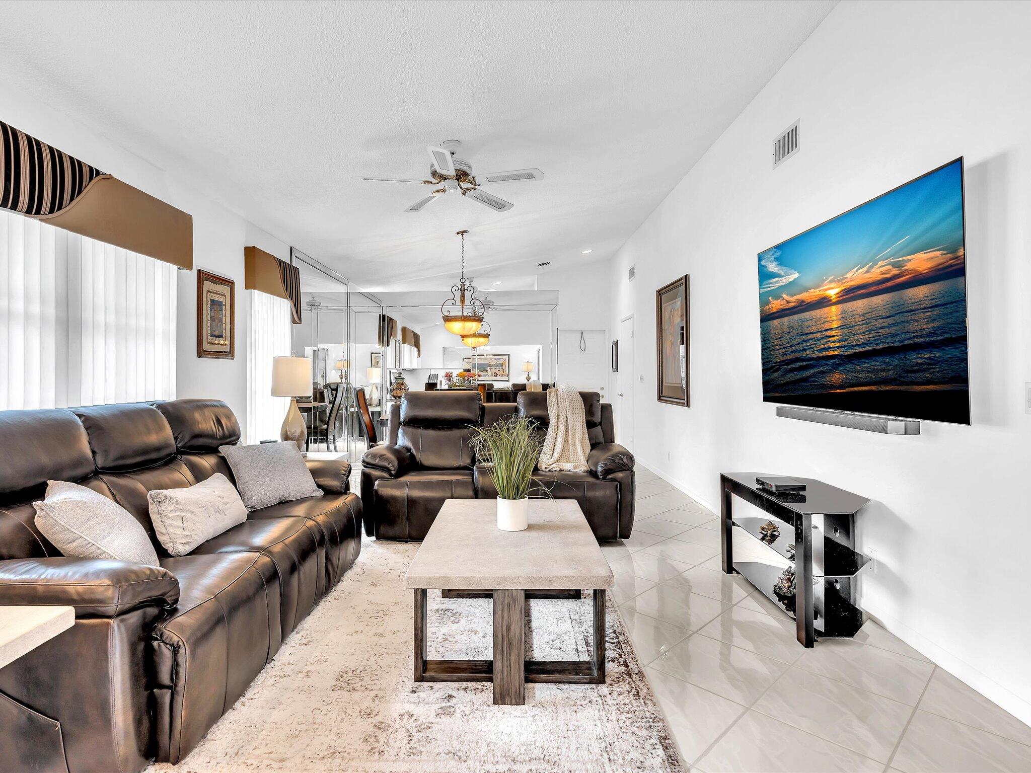 8625 Jasmine Way Boca Raton, FL 33496 - Photo 14 of 60 Living Room