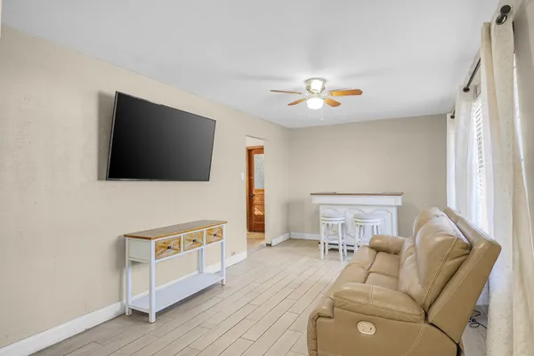 $1,600 | 3306 Earl Street, Pasadena, TX 77503