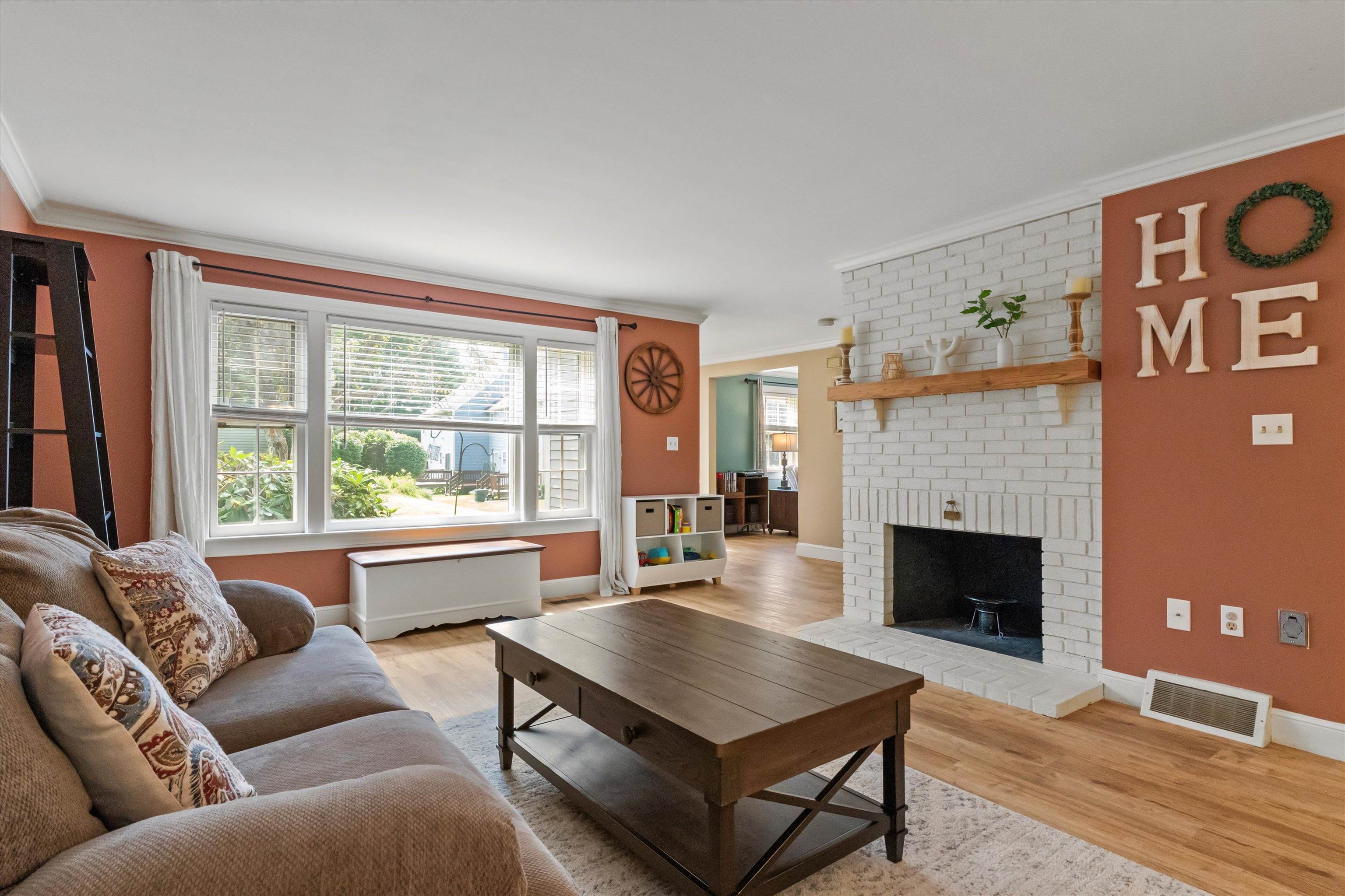 235 Winding Pond Road Londonderry, NH 03053 - Photo 6 of 48