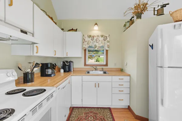 $1,000,000 | 27 Water Street, Ticonderoga, NY 12883