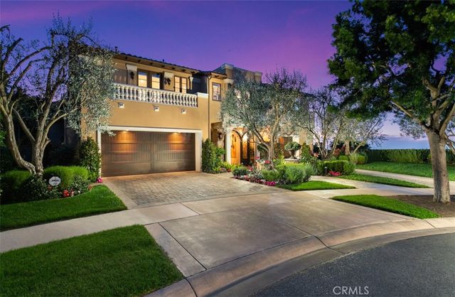 a view of a entryway of the house
