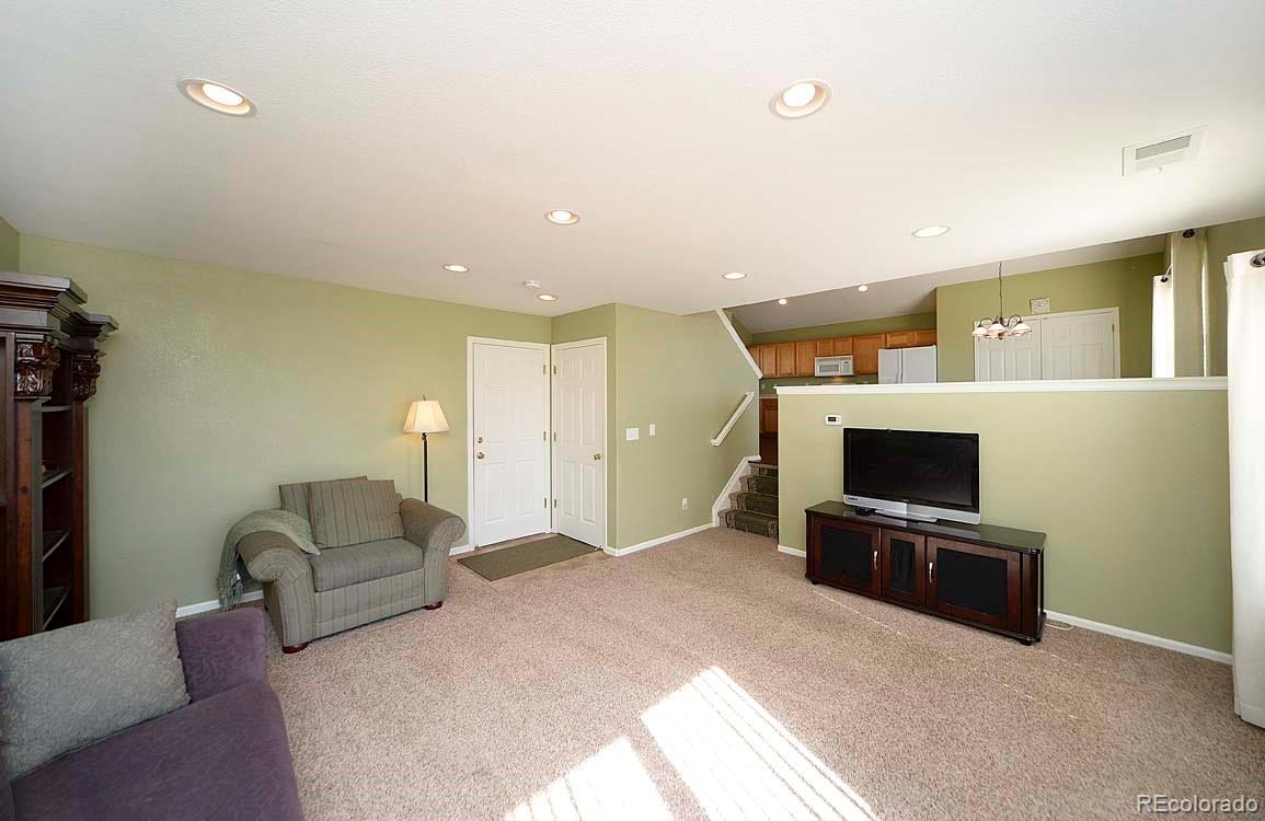 9870 Saybrook Street Highlands Ranch, CO 80126 - Photo 2 of 27 Gallery Image 2