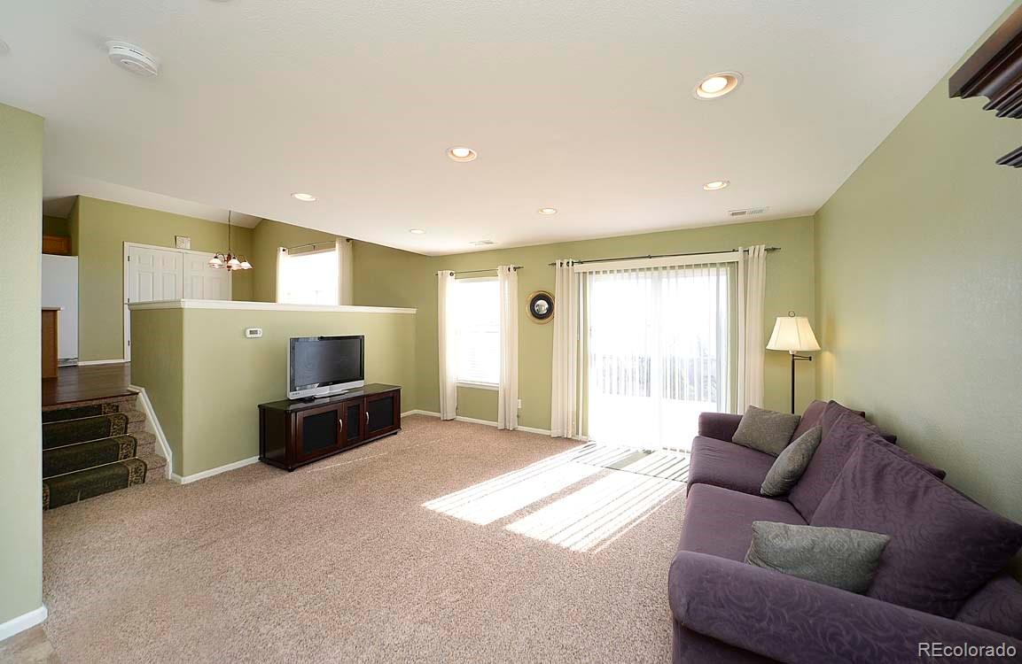 9870 Saybrook Street Highlands Ranch, CO 80126 - Photo 3 of 27 Gallery Image 3