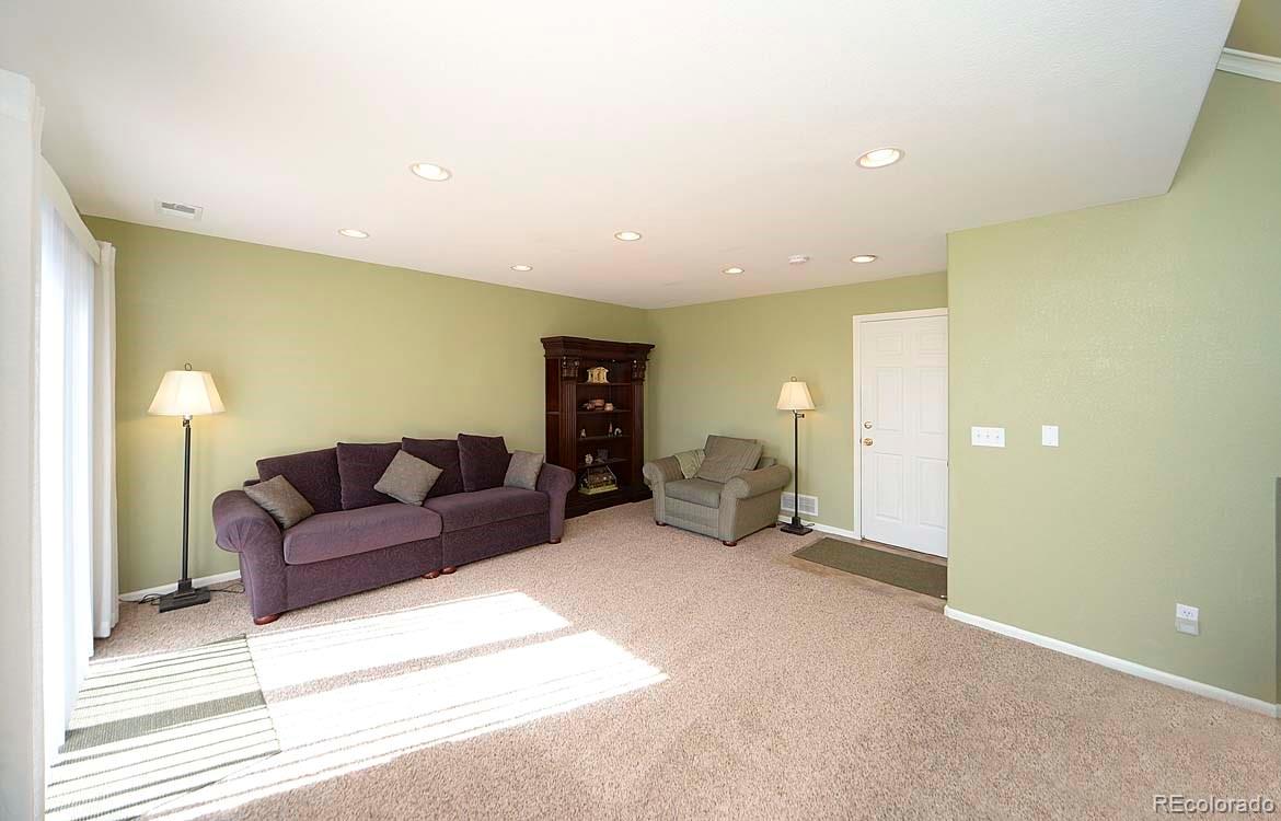 9870 Saybrook Street Highlands Ranch, CO 80126 - Photo 4 of 27 Gallery Image 4
