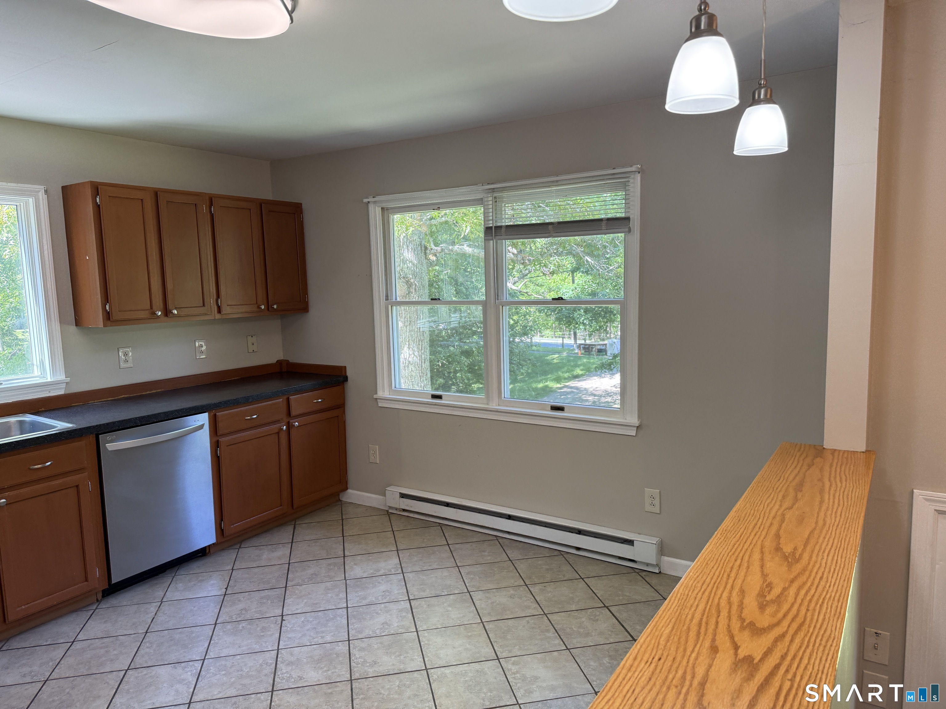 308 Noank Ledyard Road Groton, CT 06355 - Photo 4 of 38