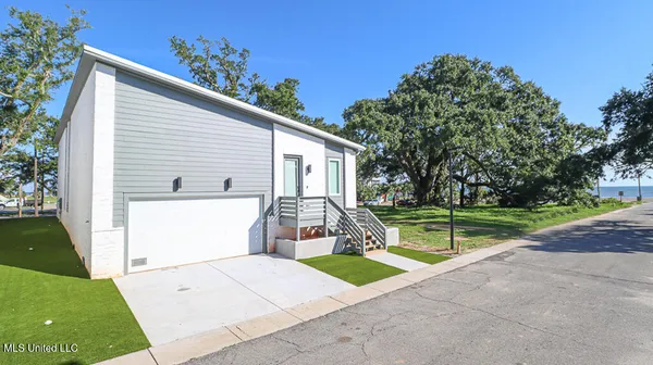 $612,500 | 132 Markham Drive, Gulfport, MS 39507