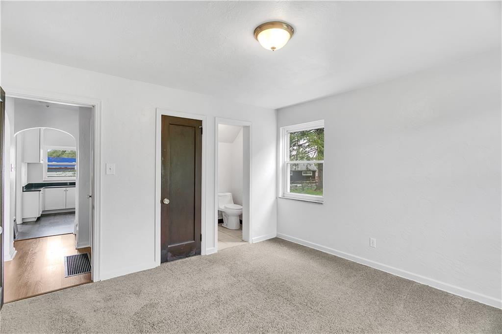 272 Hulton Road Verona, PA 15147 - Photo 12 of 25 Gallery Image 12