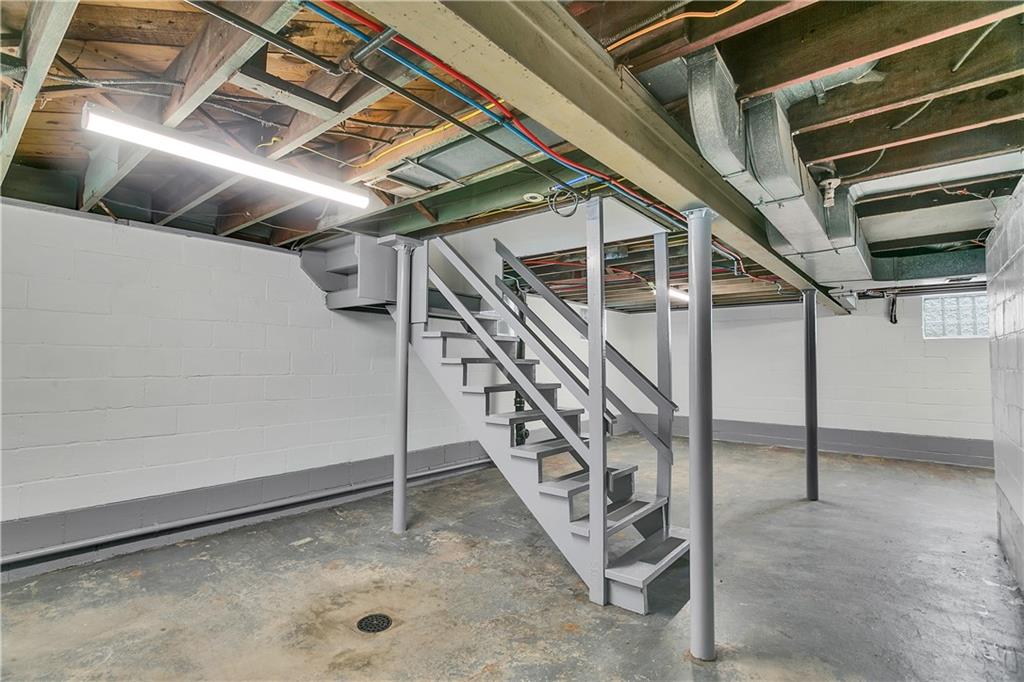 272 Hulton Road Verona, PA 15147 - Photo 19 of 25 Gallery Image 19