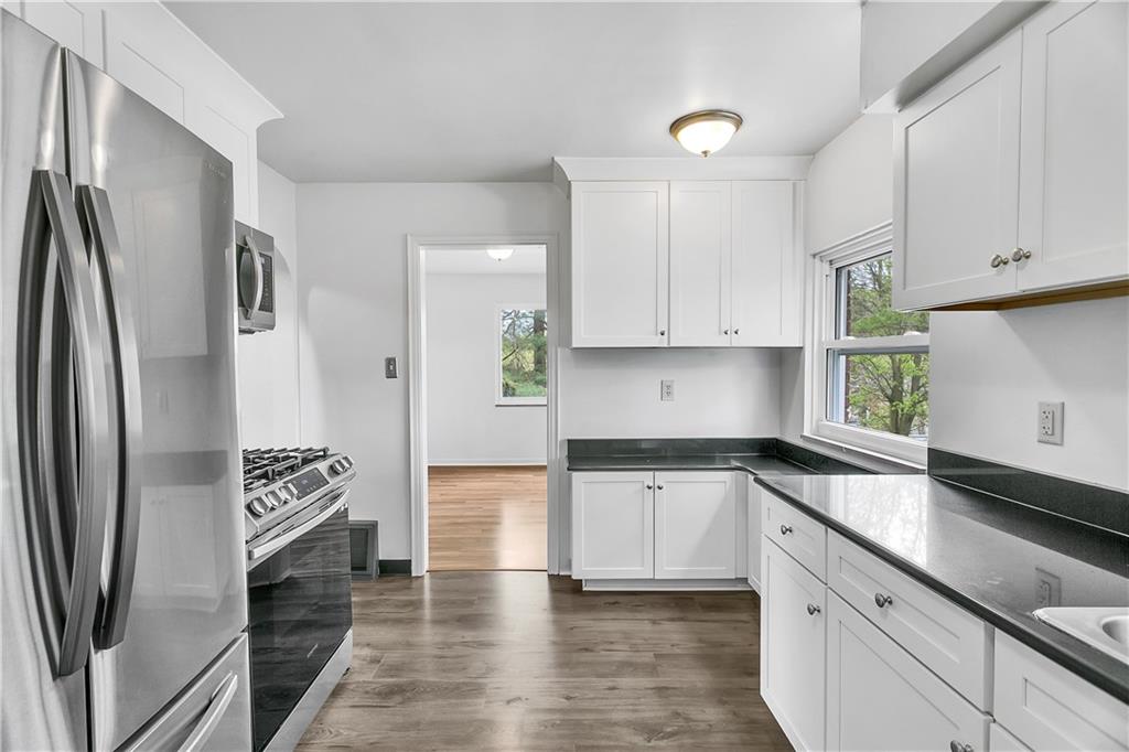 272 Hulton Road Verona, PA 15147 - Photo 10 of 25 Gallery Image 10