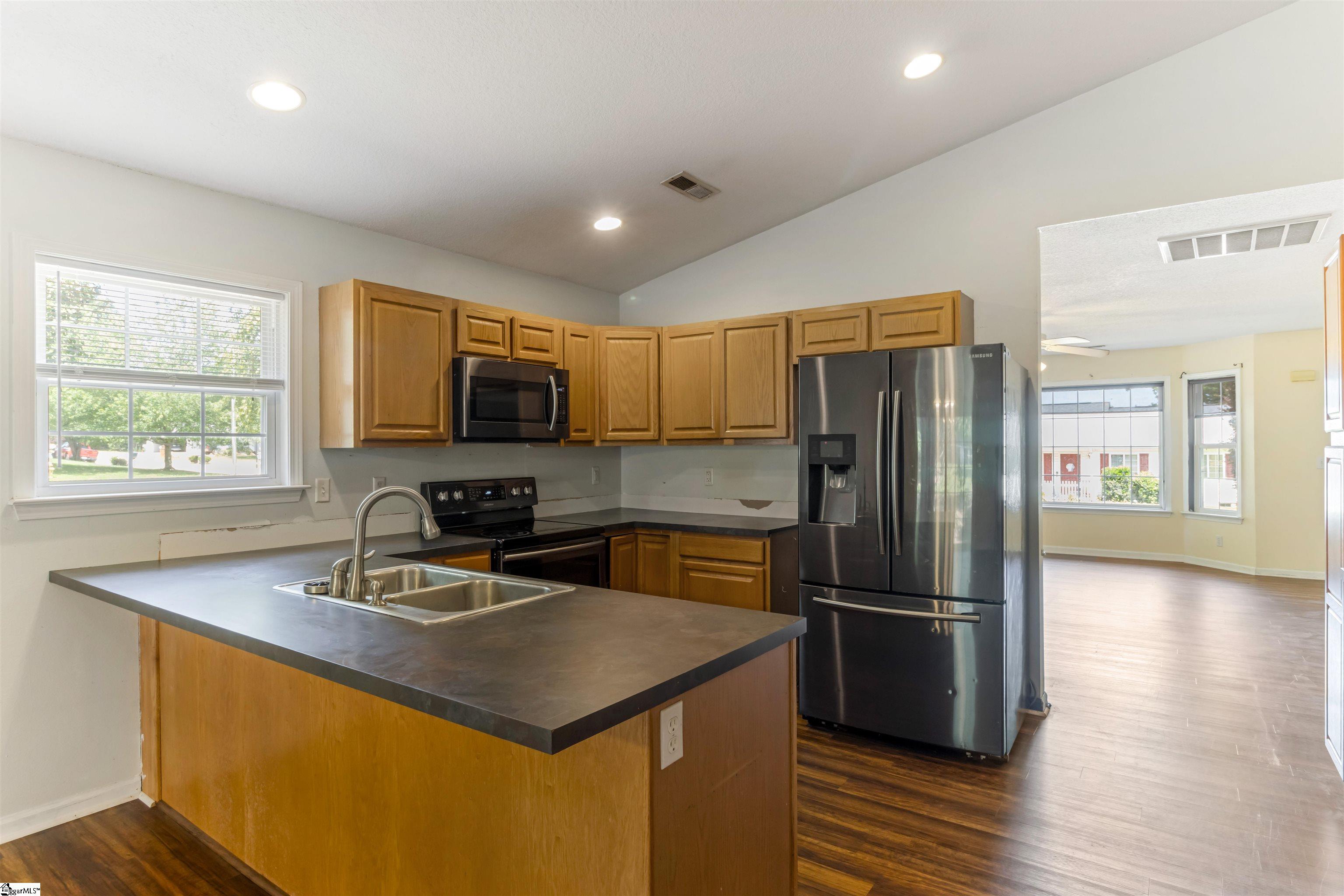 400 Panther Court Greer, SC 29651 - Photo 7 of 34