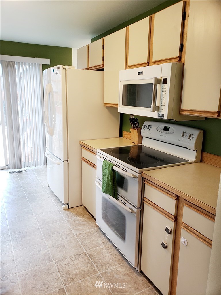 2516 Perry Avenue Bremerton, WA 98310 - Photo 12 of 20 Gallery Image 12