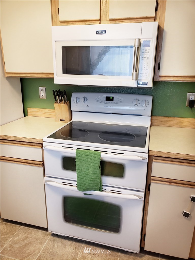 2516 Perry Avenue Bremerton, WA 98310 - Photo 13 of 20 Gallery Image 13