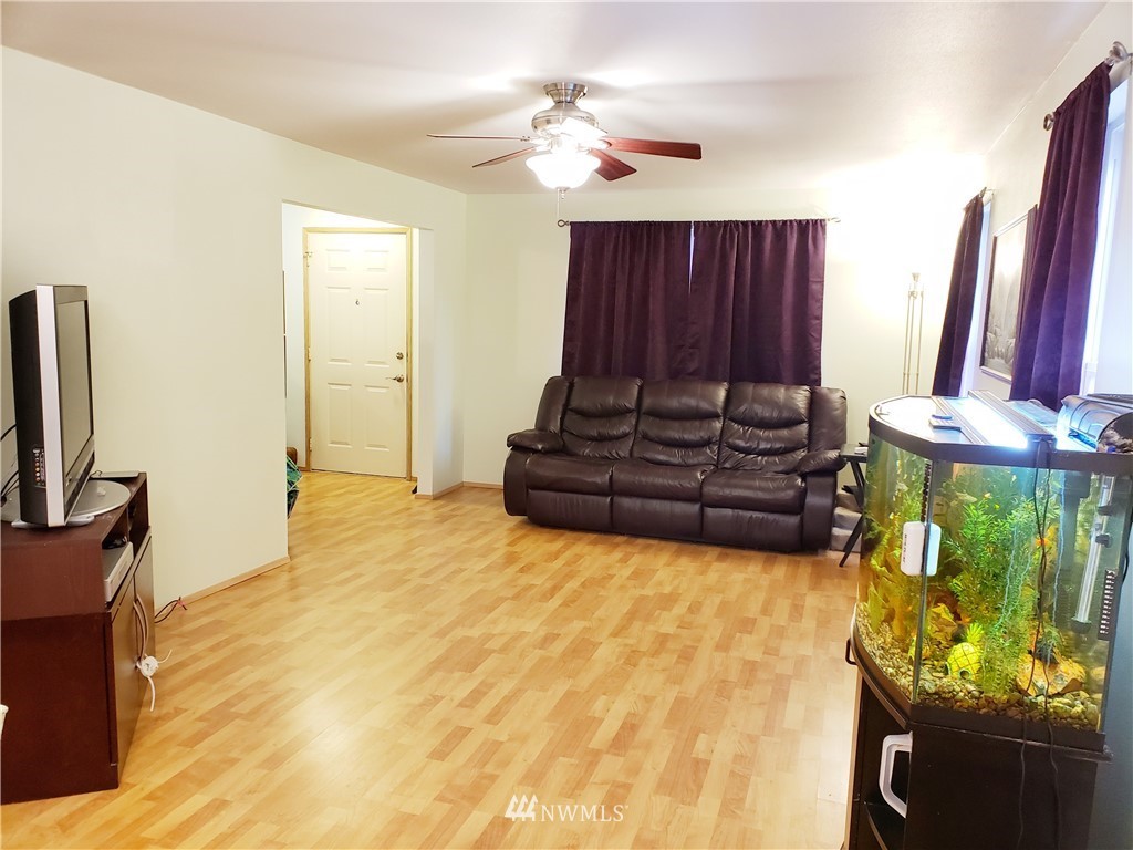 2516 Perry Avenue Bremerton, WA 98310 - Photo 8 of 20 Gallery Image 8