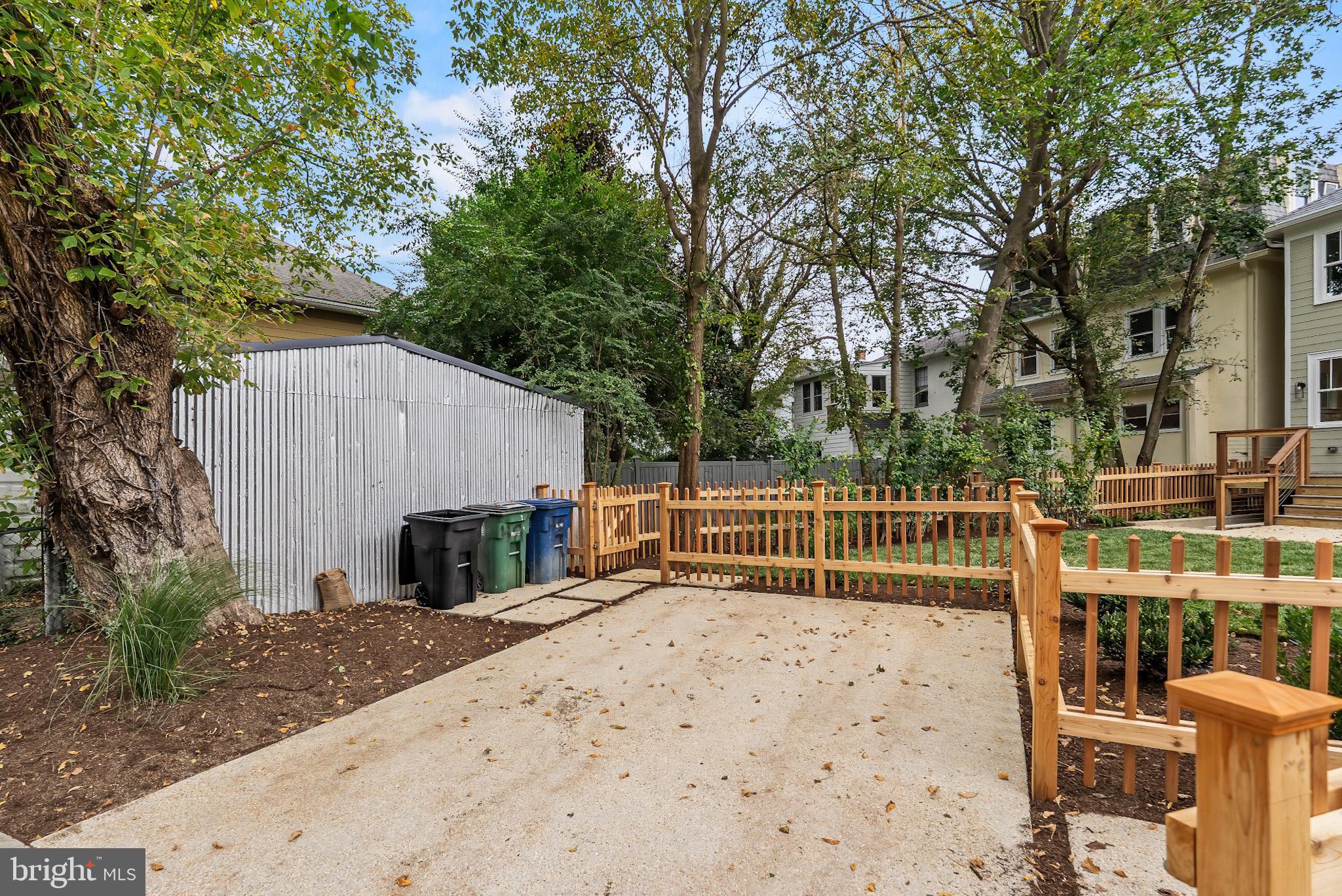 48 Murray Avenue Annapolis, MD 21401 - Photo 39 of 39 a view of a backyard with a tree