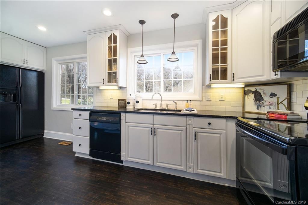 6604 Williams Road, Unit J Charlotte, NC 28215 - Photo 7 of 30 Gallery Image 7