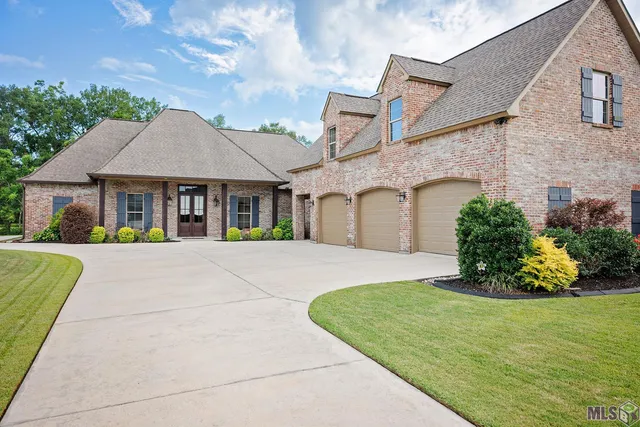 $860,000 | 11081 Toria Lane, St. Amant, LA 70774