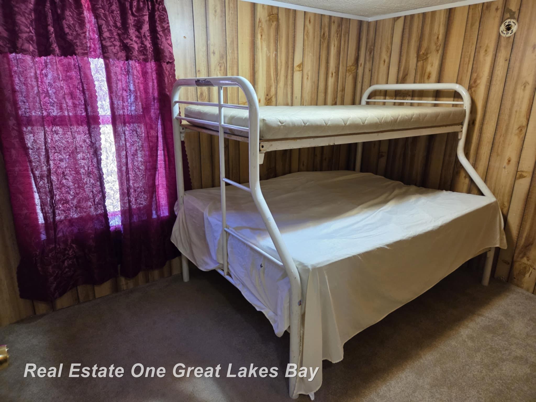 1167 Ellison Road St. Helen, MI 48656 - Photo 8 of 15 50174247-45d27aad-1ff6-4d30-893f-d6ed5e6ba3cd.JPG