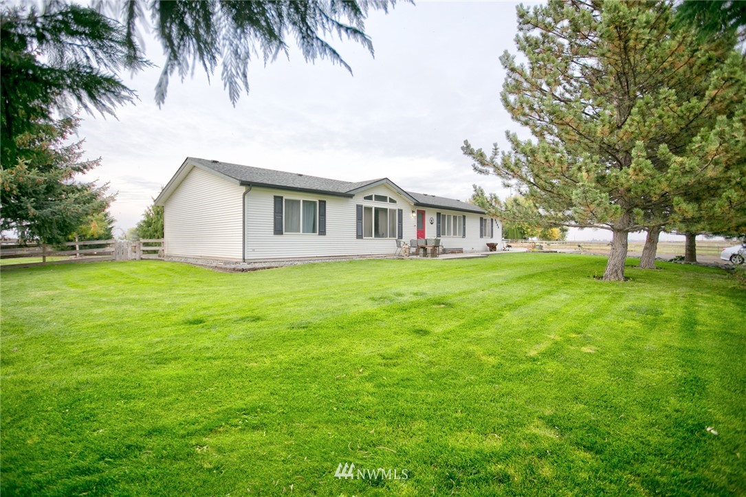 5298 North Frontage Road Northeast Ephrata, WA 98823 - Photo 3 of 25 Gallery Image 3
