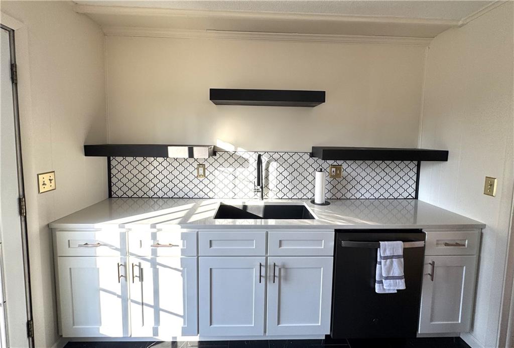 12915 Northwest Porter Road Kansas City, MO 64152 - Photo 8 of 22