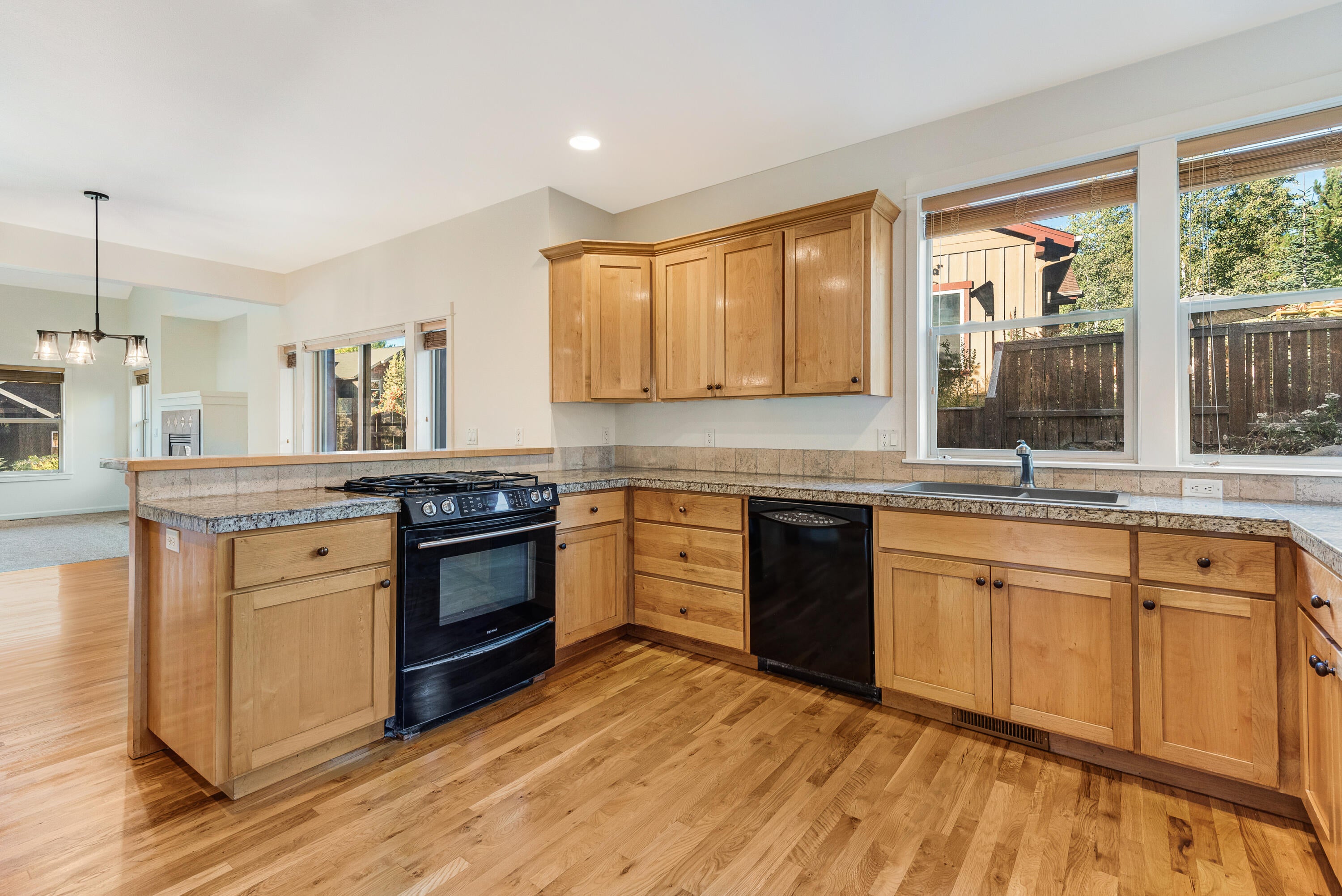 61491 Elder Ridge Street Bend, OR 97702 - Photo 12 of 32 61491 Elder Ridge St - 13