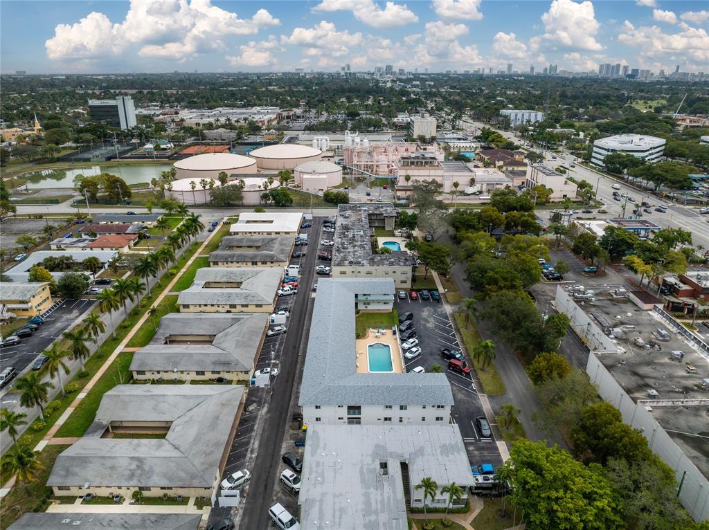 3525 Tyler Street, Unit 9 Hollywood, FL 33021 - Photo 19 of 24 a view of a city